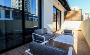 Unclassified image, 2 of 7, button