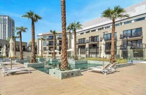 Unclassified image, 5 of 7, button