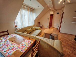 Apartment, 2 Bedrooms, Smoking, Balcony | Living room