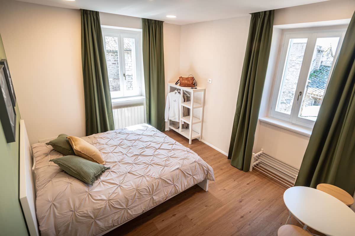 Deluxe Double Room, City View | Desk, free WiFi