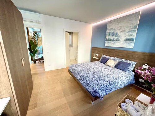 Design and comfort with Private Patio, steps from the Basilica of Saint Anthony.