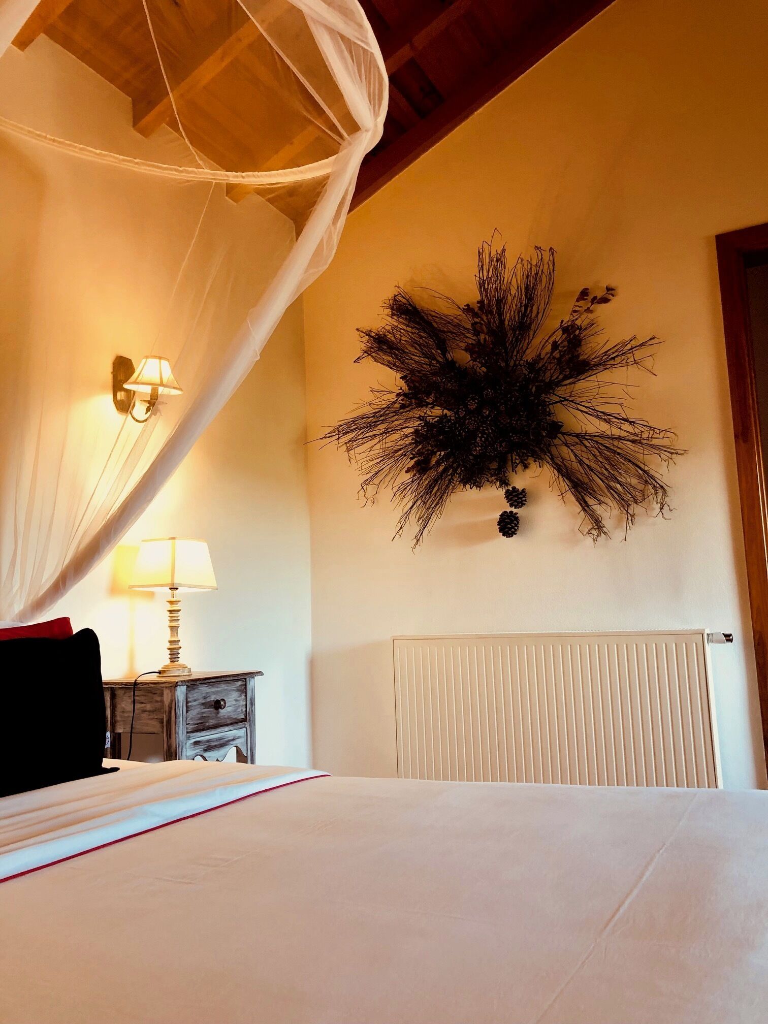 Free WiFi, bed sheets