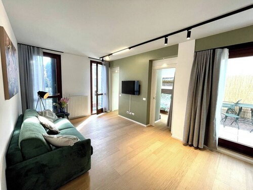 Design and comfort with Private Patio, steps from the Basilica of Saint Anthony.