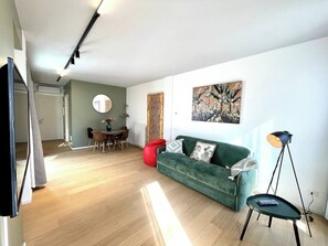 Smart TV - Design and comfort with Private Patio, steps from the Basilica of Saint Anthony. (Padova)