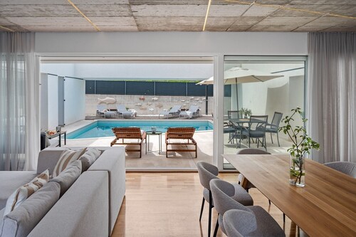 Villa Island Pearl: A Stunning Oasis of Luxury and Serenity on Brač Island