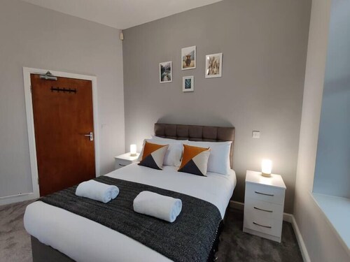 Contractor Base • Kitchen • Parking Included