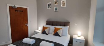 Contractor Base • Kitchen • Parking Included