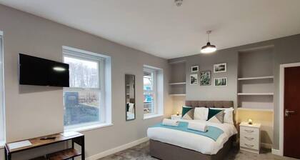 Contractor Base • Kitchen • Parking Included