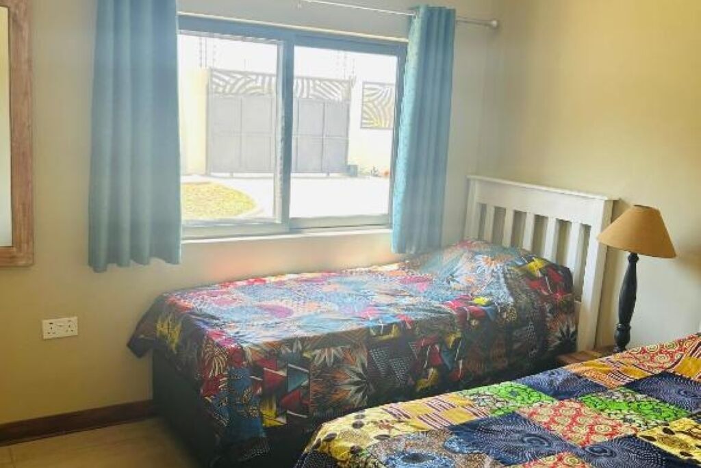 3 chambres, fer et planche à repasser, Wi-Fi gratuit, draps fournis