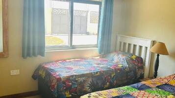3 chambres, fer et planche à repasser, Wi-Fi gratuit, draps fournis
