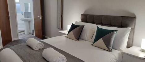 1 bedroom, iron/ironing board, free WiFi