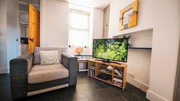 House | Living area | Fireplace