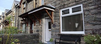 Park Square Retreat in Blaenau