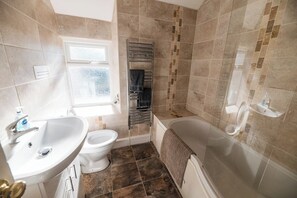 House | Bathroom | Separate bathtub and shower, deep-soaking bathtub, towels - Park Square Retreat in Blaenau (Blaenau Ffestiniog)