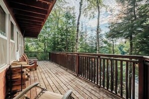 Terrace/patio - Charming Lakefront Cottage w/ Hot Tub & Fire Pit, WiFi (FARA)