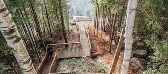 Charming Lakefront Cottage w/ Hot Tub & Fire Pit, WiFi