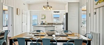 Second Star- 7BR Channel House-Pool, Putting Green