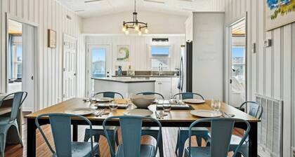 Second Star- 7BR Channel House-Pool, Putting Green