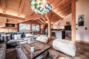 Fireplace - Solstice - Spacious Alpine Apartment Les Gets (Les Gets)