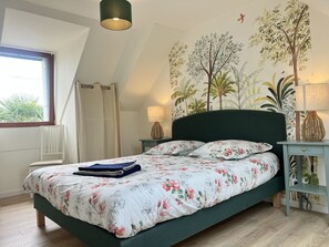 3 Schlafzimmer, Schreibtisch, Bügeleisen/Bügelbrett, kostenloses WLAN