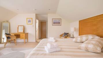 3 bedrooms, individually decorated, individually furnished, free WiFi