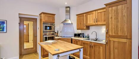 Máy rửa bát, dụng cụ nấu nướng/bát dĩa/dao nĩa