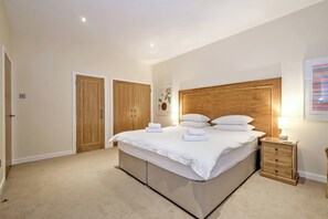 2 bedrooms, individually decorated, individually furnished, free WiFi