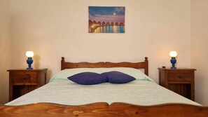 2 Schlafzimmer, Bügeleisen/Bügelbrett