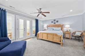 4 chambres, bureau, fer et planche à repasser, lit parapluie