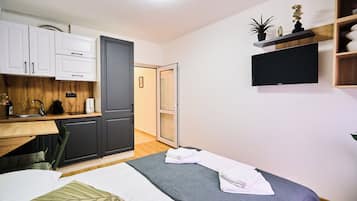 1 bedroom, iron/ironing board, travel cot, free WiFi