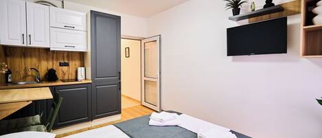 1 bedroom, iron/ironing board, travel cot, free WiFi