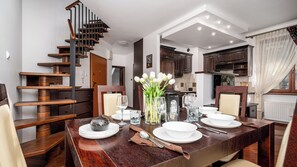 Dining room - Apartamenty Sun & Snow Wolodyjowskiego (Warsaw)