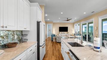 House, Private Pool, Ocean View | Private kitchen | Full-size fridge, microwave, oven, stovetop