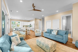 Casa, piscina particular, vista para o oceano | Área de estar | Smart TV 75 polegadas com canais digitais, Netflix, Hulu