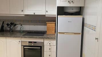 Ferienhaus | Eigene Küche | Kühlschrank, Mikrowelle, Ofen, Herdplatte