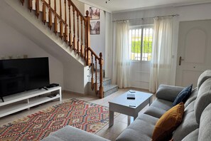 Living area - 3 Bed Villa Sleeps 6 -shared Pool -private Terrace (Orihuela)