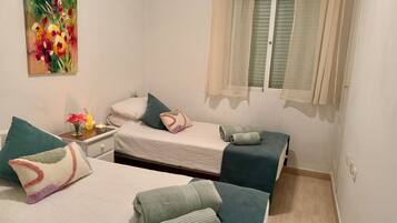 3 bedrooms, iron/ironing board, free WiFi, bed sheets