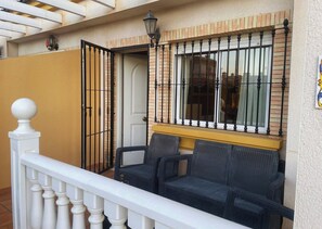 House | Terrace/patio