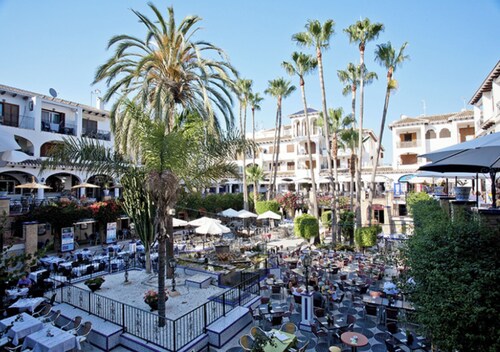 Modern Escape, Shared Pool, Private Terrace