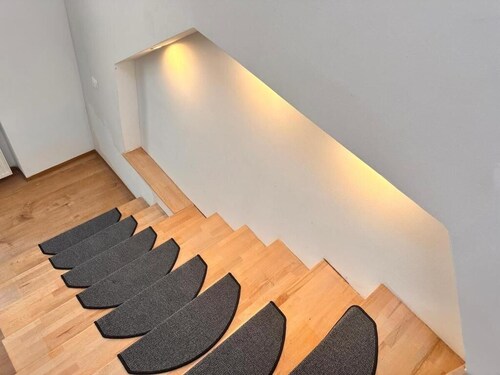 Full Premium City House- 2 Bedrooms for 5 People - Big Living Room - near Metro