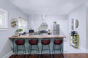 電子レンジ、オーブン、コンロ、食器洗い機