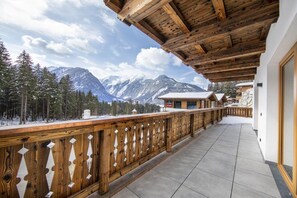 Chalet | Property grounds