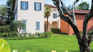 Apartment, Pool View | Premium bedding, down comforters, iron/ironing board, free WiFi