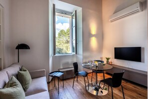 Apartment, Pool View | Dining room - Villa Maderni Breathtaking (Como)