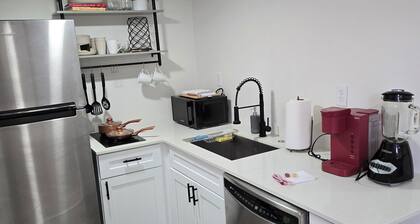 Cozy 1-bedroom apartment in wonderful Taylorsville with WiFi, AC