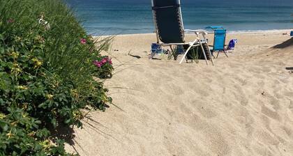Charming 2-bedroom Oceanfront cottage with all amenties in fabulous Salisbury