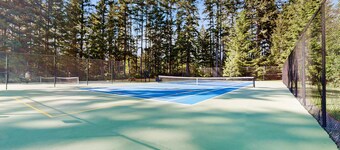 Scenic Golf Course Retreat in McCormick Woods – A Golfer’s Paradise
