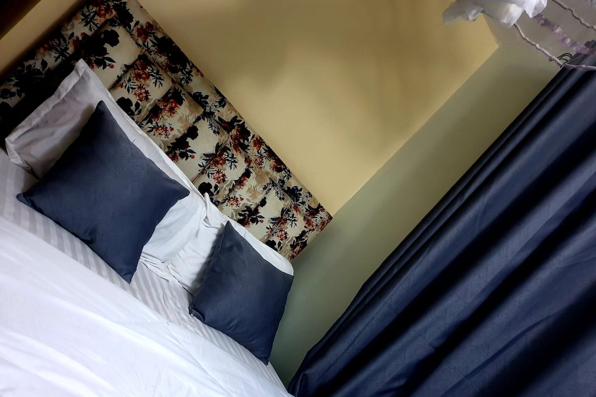 Comfort Single Room, Courtyard View | Iron/ironing board (on request), WiFi (free)