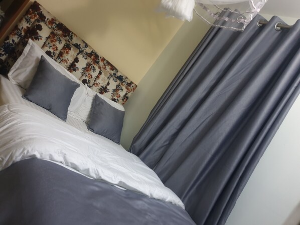 Comfort Single Room, Courtyard View | Iron/ironing board, free WiFi
