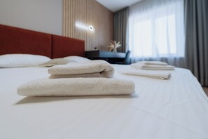 1 多间卧室、办公桌、熨斗/熨衣板、旅行婴儿床